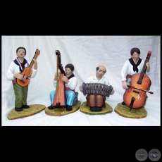 Músicos - Cerámica de Lucy Mendonça de Spinzi